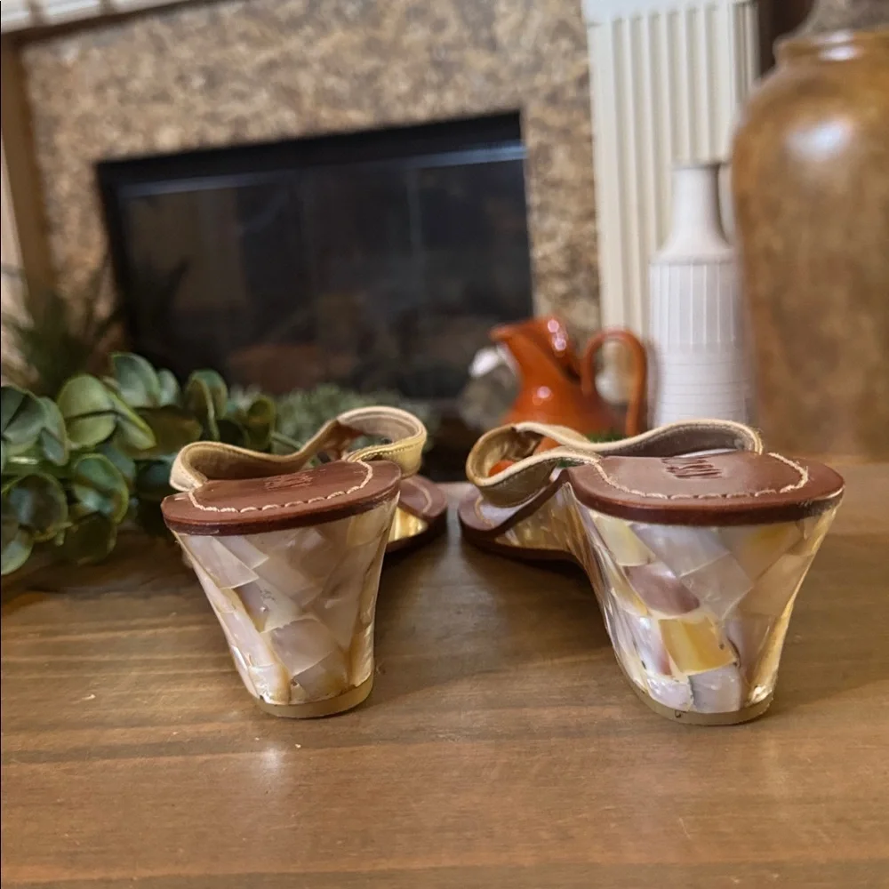 Mystique Wedge Leather Sandals Strappy Thong Size 8 Mother of Pearl Heels - Picture 4 of 9